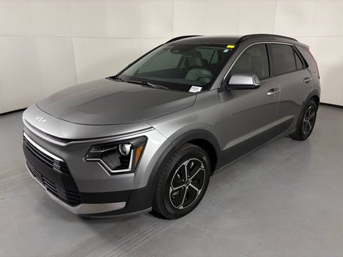 Used 2023 Kia Niro EX FWD image 4