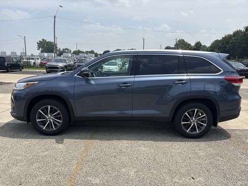 Used 2019 Toyota Highlander XLE AWD/4WD image 1