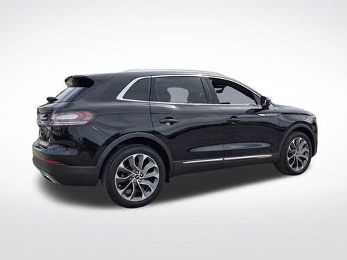 Used 2022 Lincoln Nautilus Reserve FWD image 9