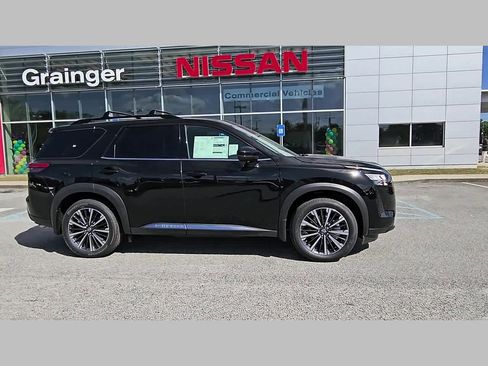 New 2026 Nissan Pathfinder Platinum FWD image 36