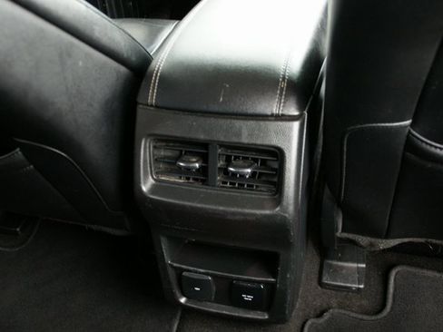 Used 2020 Ford Edge Titanium image 35