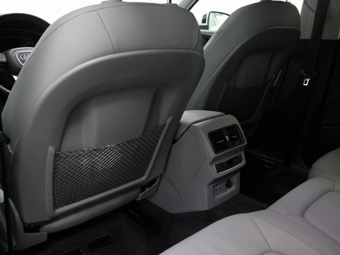 Used 2022 Audi Q5 2.0T Premium w/ Convenience Package image 17