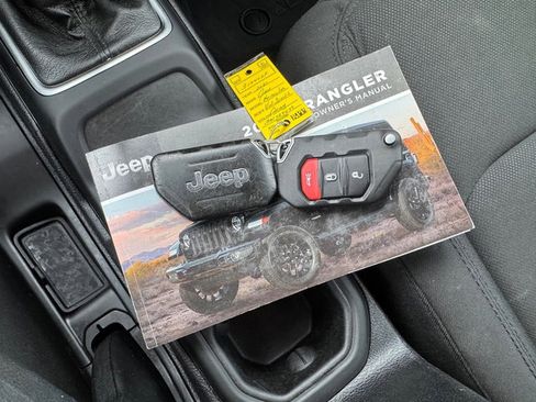 Used 2021 Jeep Wrangler Unlimited Sport image 32