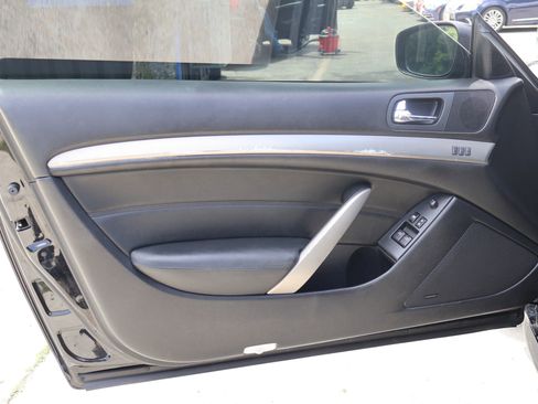 Used 2010 INFINITI G37 Sport w/ Navigation Pkg image 16