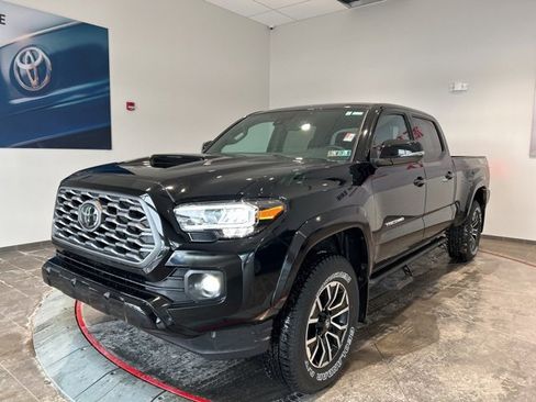 Used 2023 Toyota Tacoma TRD Sport image 2