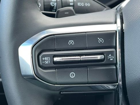 Used 2025 GMC Acadia Elevation w/ Elevation Premium Package image 24