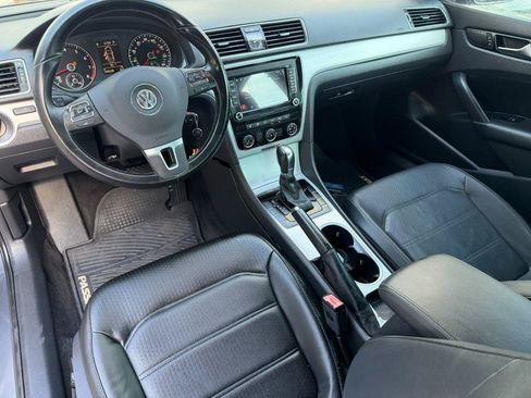 Used 2013 Volkswagen Passat 2.5 SE FWD image 22