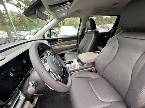 New 2026 Kia Carnival LXS image 32