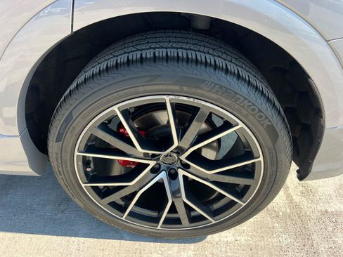 Used 2019 Audi Q8 Premium Plus AWD/4WD image 20