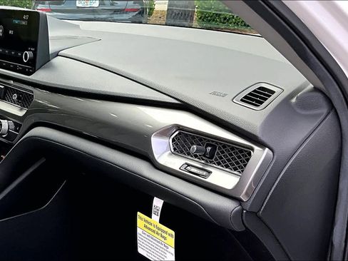 Certified 2025 Acura Integra image 18