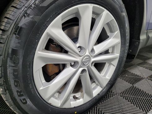 Used 2018 Nissan Rogue Sport SV image 31