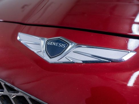 Used 2022 Genesis G70 2.0T image 5