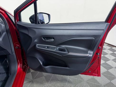 Certified 2025 Nissan Versa SR w/ Trunk Package FWD image 43