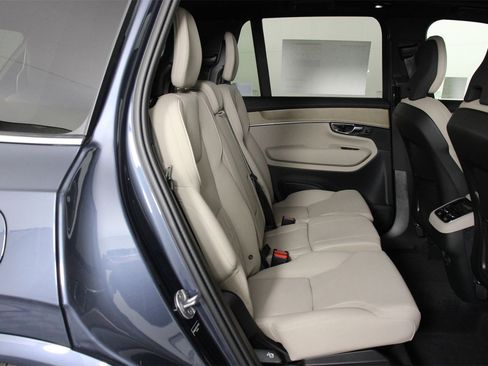 New 2026 Volvo XC90 B6 Plus w/ Protection Package Premier image 11