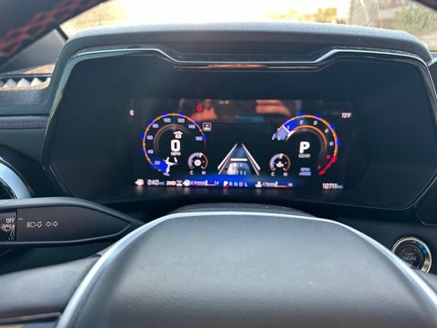 Used 2026 Chevrolet Colorado Z71 w/ Technology Package AWD/4WD image 8