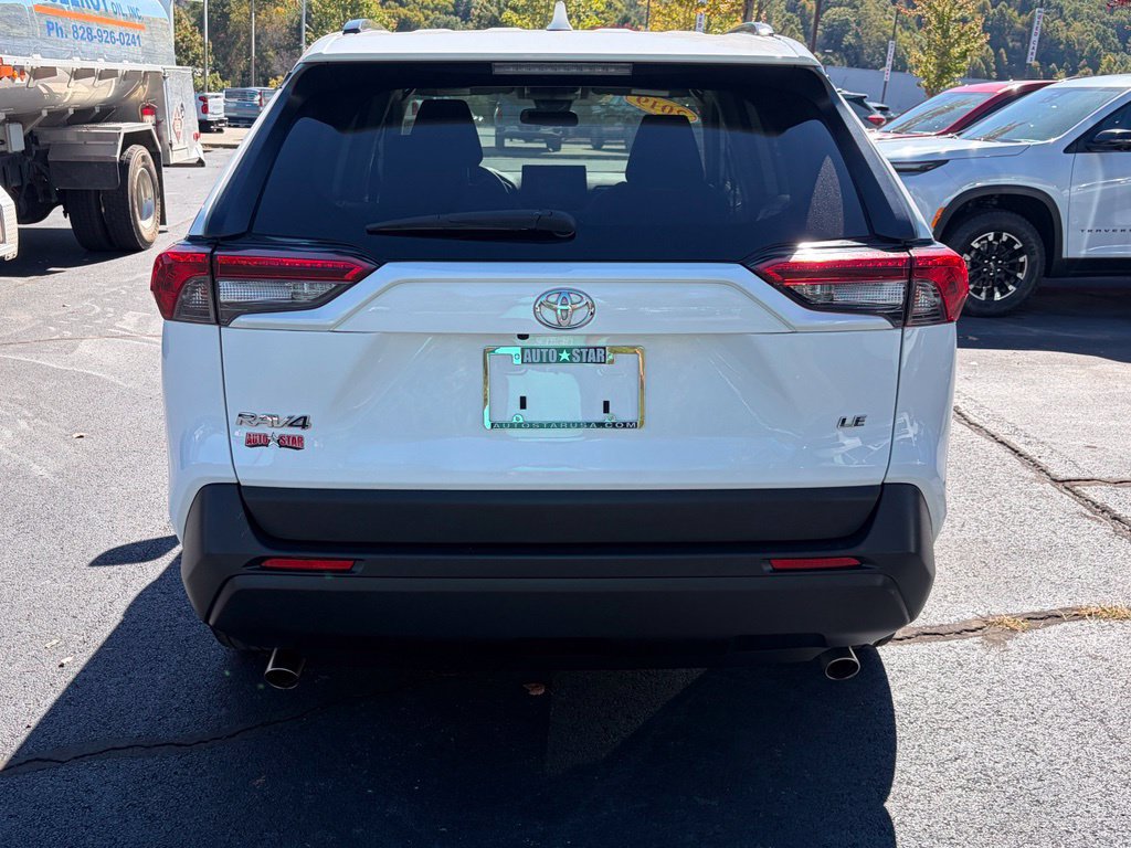 Used 2019 Toyota RAV4 LE FWD image 30