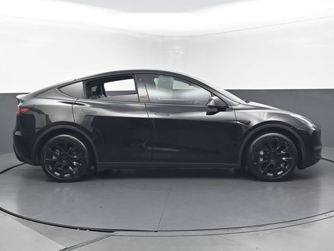 Used 2023 Tesla Model Y Long Range AWD/4WD image 5