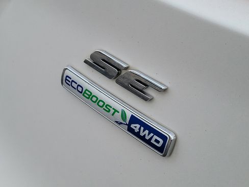 Used 2014 Ford Escape SE w/ Equipment Group 201A image 7