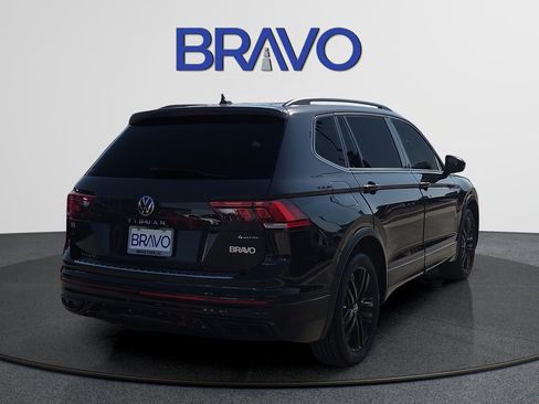 Used 2022 Volkswagen Tiguan SE R-Line AWD/4WD image 4