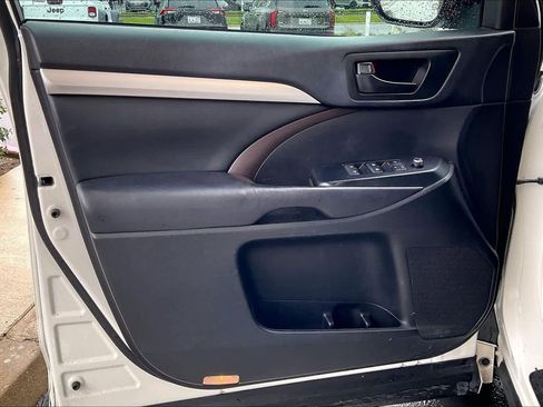 Used 2018 Toyota Highlander Plus image 24