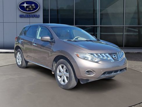Used 2010 Nissan Murano S FWD image 4