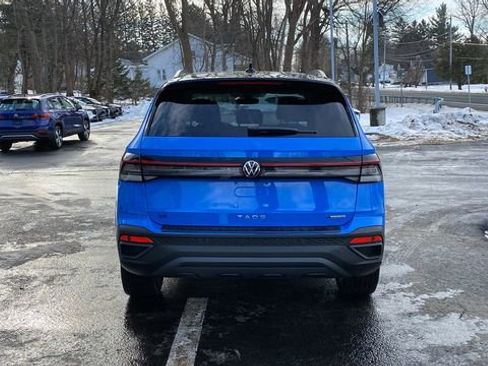 New 2026 Volkswagen Taos SE image 6
