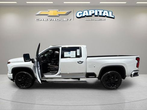 Used 2025 Chevrolet Silverado 2500 High Country w/ Technology Package AWD/4WD image 9