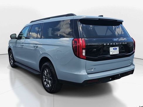 Used 2025 Ford Expedition Max Active AWD/4WD image 5