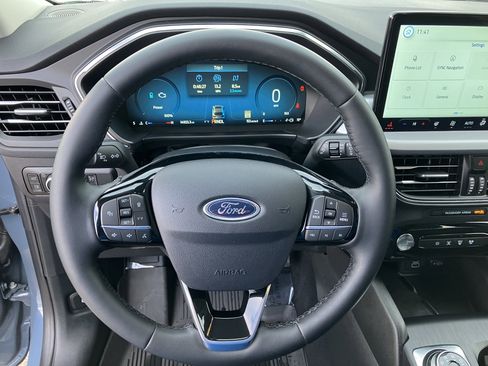 Used 2025 Ford Escape Platinum image 10