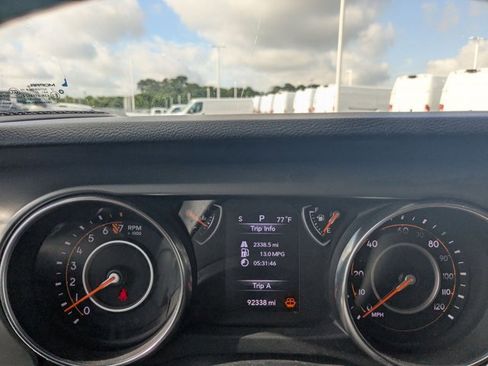 Used 2022 Jeep Gladiator Sport AWD/4WD image 11