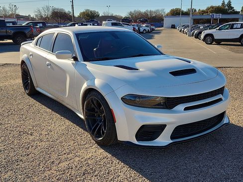Used 2022 Dodge Charger SRT Hellcat w/ Harman/Kardon Audio Group image 4