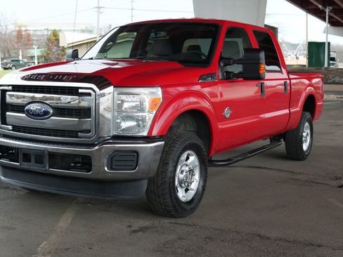 Used 2011 Ford F250 XLT w/ XLT Interior Pkg image 4