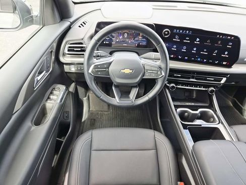 Used 2026 Chevrolet Traverse LT w/ LPO, Floor Liner Package AWD/4WD image 7