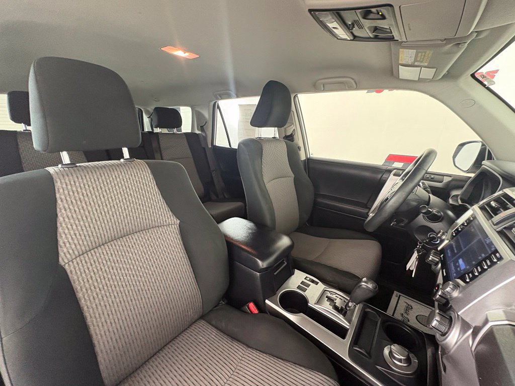 Used 2021 Toyota 4Runner SR5 AWD/4WD image 36