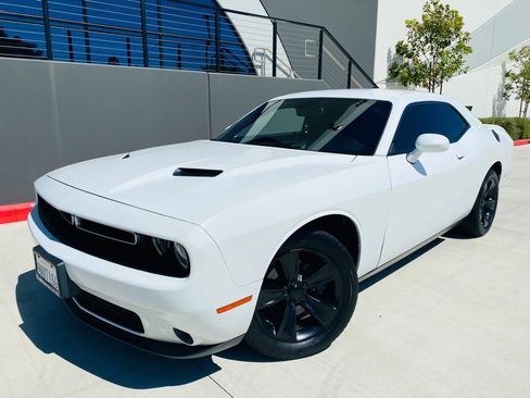 Used 2020 Dodge Challenger SXT RWD image 1