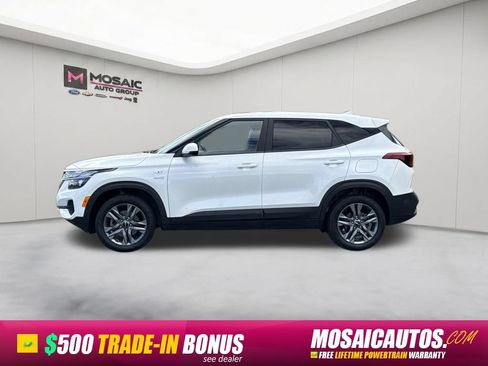 Used 2023 Kia Seltos LX AWD/4WD image 4