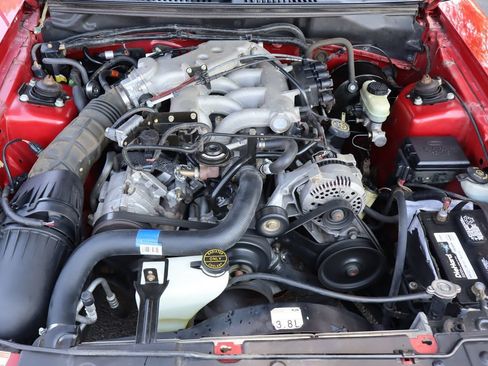 Used 1999 Ford Mustang Convertible RWD image 36