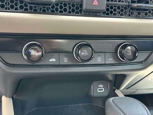 Certified 2024 Honda HR-V LX image 23
