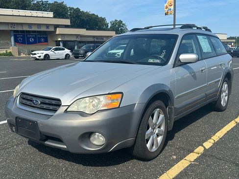 Used 2006 Subaru Outback 2.5i Limited image 2
