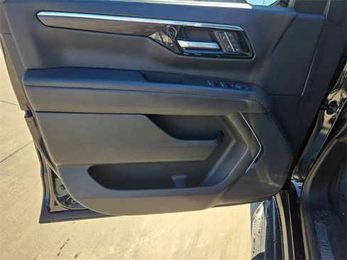 Used 2025 Chevrolet Tahoe LT image 11