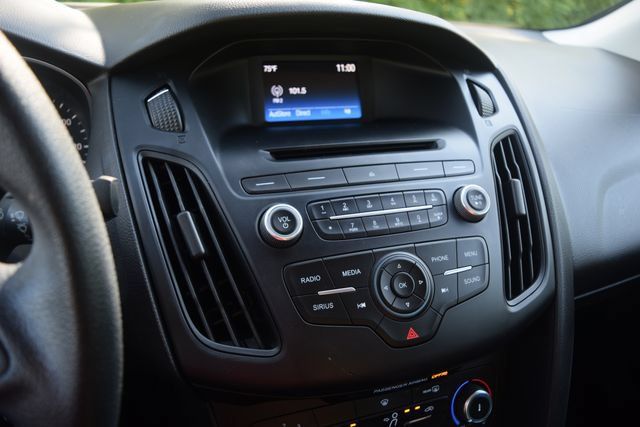 Used 2016 Ford Focus SE FWD image 9