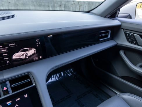 Used 2025 Porsche Taycan 4S image 37