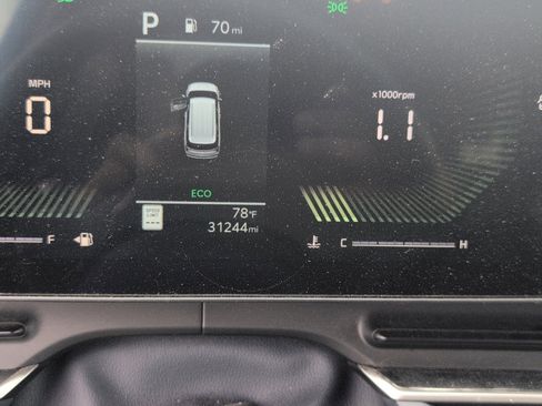 Used 2025 Kia Carnival EX FWD image 3