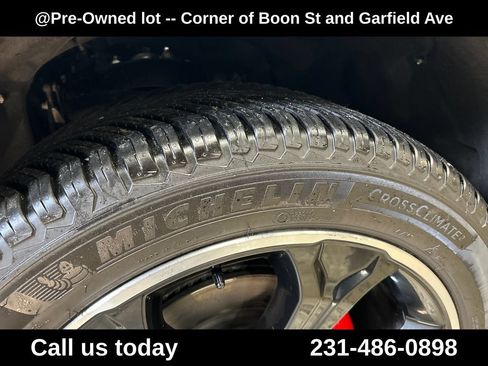 Used 2024 Ford Expedition Limited AWD/4WD image 12