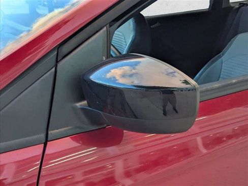Used 2019 Ford Escape SE FWD image 2