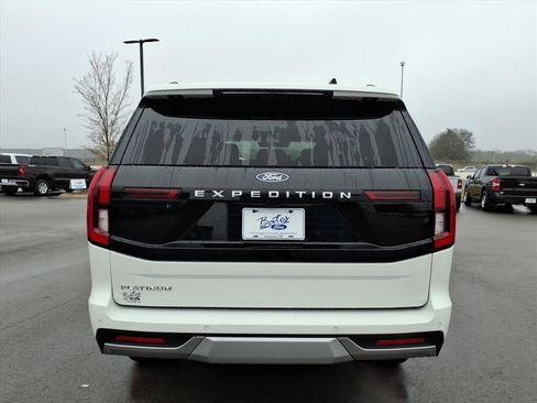 New 2025 Ford Expedition Platinum w/ Driver's Package image 4