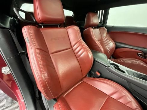 Used 2018 Dodge Challenger SRT Hellcat RWD image 12