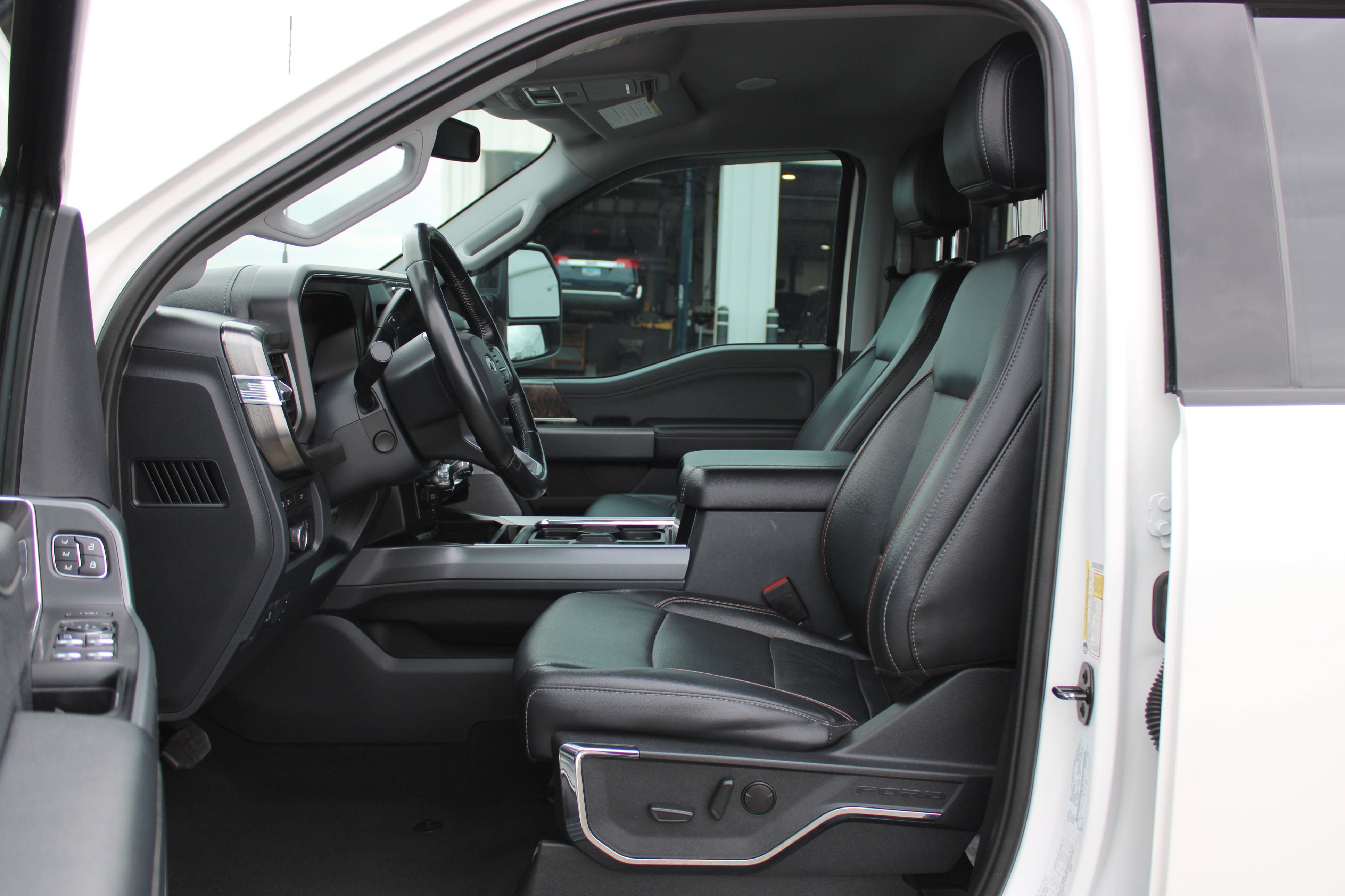Used 2024 Ford F450 Lariat w/ Lariat Ultimate Package AWD/4WD image 16