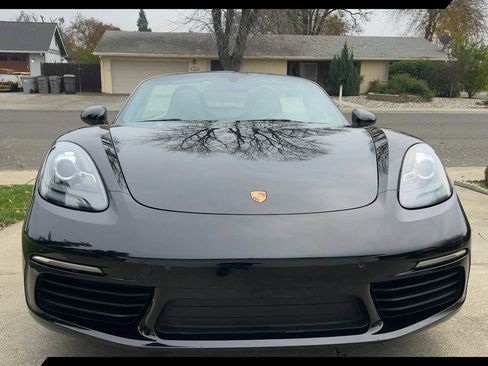 Used 2017 Porsche 718 Boxster image 1