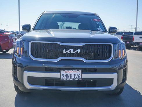 Used 2024 Kia Telluride LX image 2